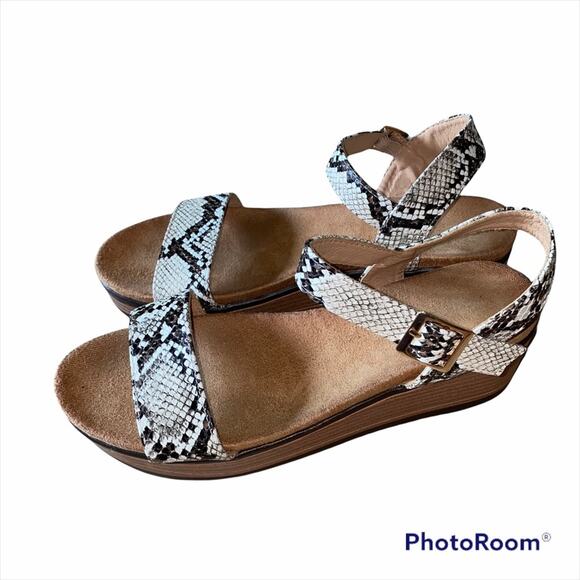 Snakeskin Embossed Platform Sandal size 10 - Picture 2 of 6